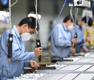 Ngành công nghiệp tiếp tục bị ảnh hưởng do thiếu nguyên liệu những tháng đầu năm 2020